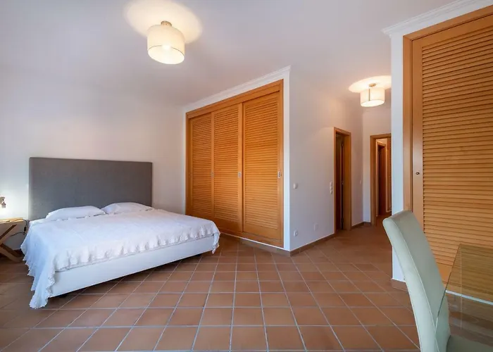 Casa de Férias Acolhedora Vivenda Geminada D'el Rey