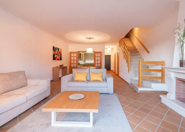 Acolhedora Vivenda Geminada D'el Rey Casa de Férias