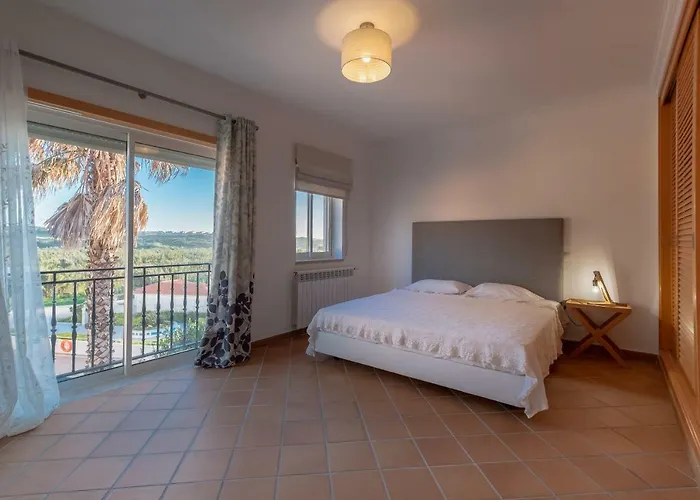 Acolhedora Vivenda Geminada D'el Rey *