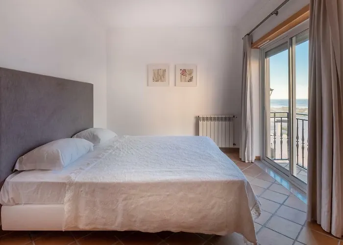 Casa de Férias Acolhedora Vivenda Geminada D'el Rey *