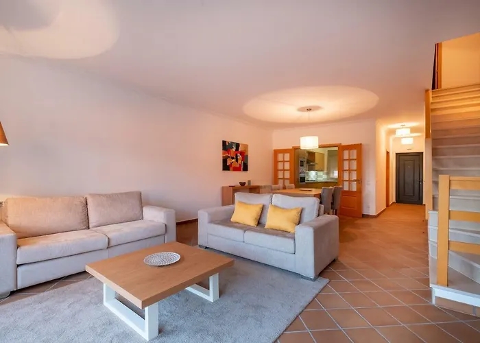 Acolhedora Vivenda Geminada D'el Rey Casa de Férias *